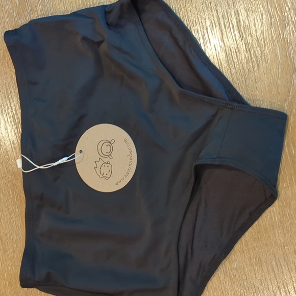 Basic Black Bikini - Picture 6 of 8